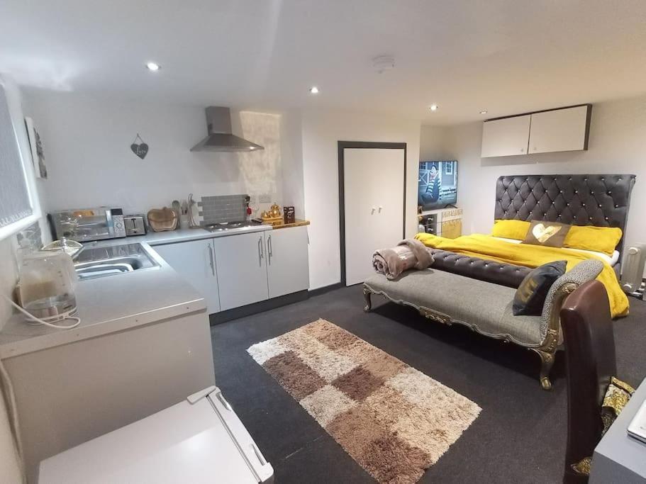 Ferienwohnung A Cosy Deluxe Size Studio With Queen Size And Sofa Bed Leeds  Exterior foto