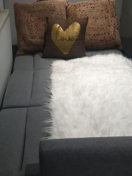 Ferienwohnung A Cosy Deluxe Size Studio With Queen Size And Sofa Bed Leeds  Exterior foto