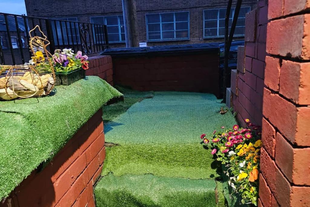 Ferienwohnung A Cosy Deluxe Size Studio With Queen Size And Sofa Bed Leeds  Exterior foto