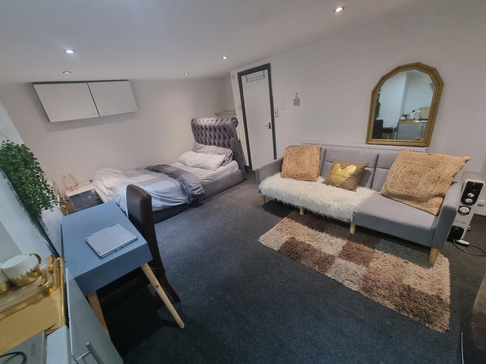 Ferienwohnung A Cosy Deluxe Size Studio With Queen Size And Sofa Bed Leeds  Exterior foto