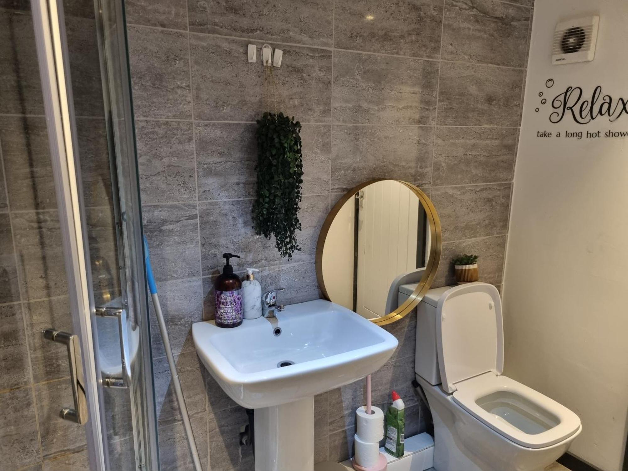 Ferienwohnung A Cosy Deluxe Size Studio With Queen Size And Sofa Bed Leeds  Exterior foto